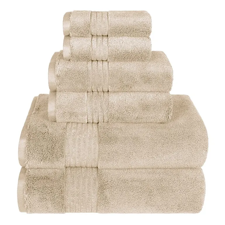 Liz Claiborne Signature Plush Bath Towel