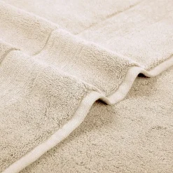 Liz Claiborne Signature Plush Bath Towel