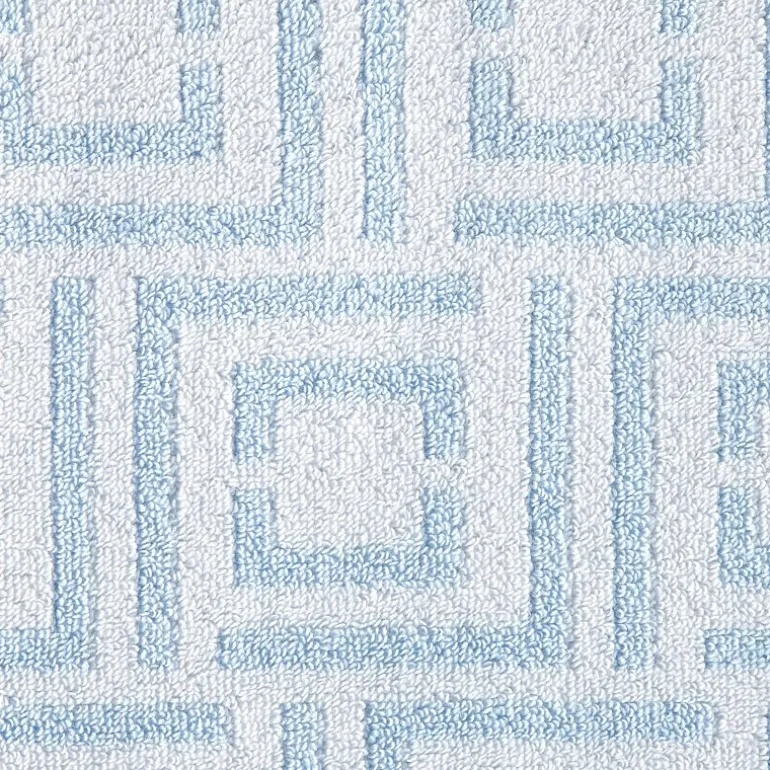Liz Claiborne Signature Plush Logo Bath Towel