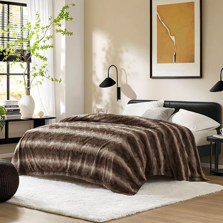 Madison Park Marselle Faux Fur Blanket
