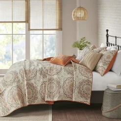 Madison Park Moraga 6-Pc Reversible Quilt Set With Throw Pillows