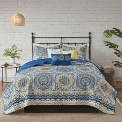 Madison Park Moraga 6-Pc Reversible Quilt Set With Throw Pillows