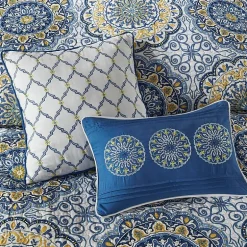 Madison Park Moraga 6-Pc Reversible Quilt Set With Throw Pillows