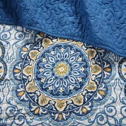 Madison Park Moraga 6-Pc Reversible Quilt Set With Throw Pillows