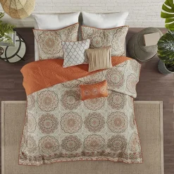 Madison Park Moraga 6-Pc Reversible Quilt Set With Throw Pillows