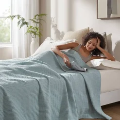 Madison Park Waffle Weave Cotton Lightweight Blanket