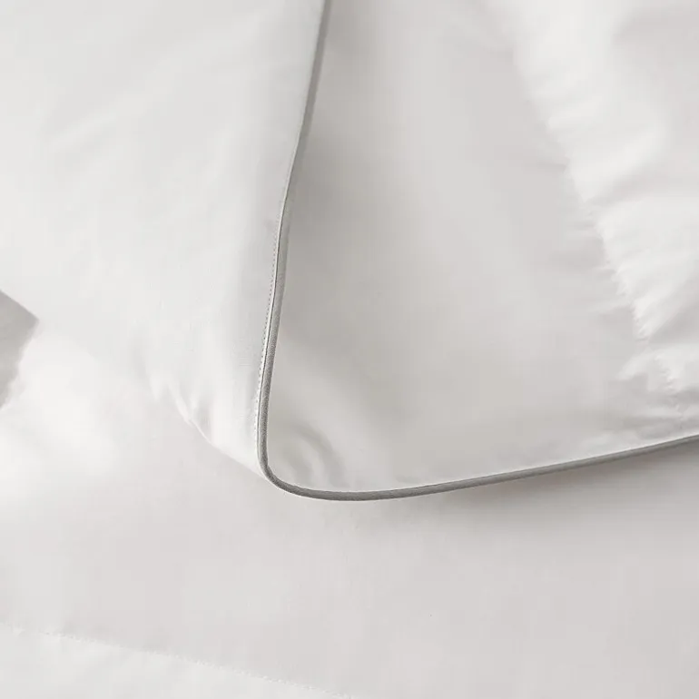 Martha Stewart Luxury Cloud All Seasons Warmth Down & Feather Blend Comforter