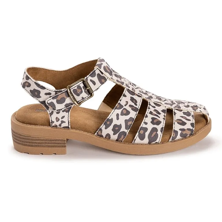 Muk Luks Vanilla Fisherman Womens Round Closed Toe Loafers