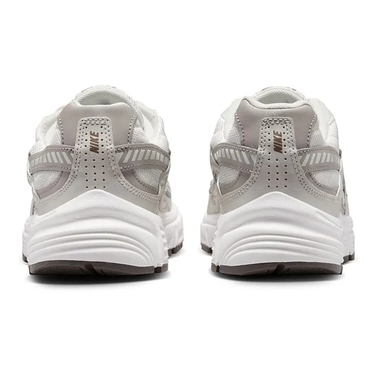 NIKE INITIATOR