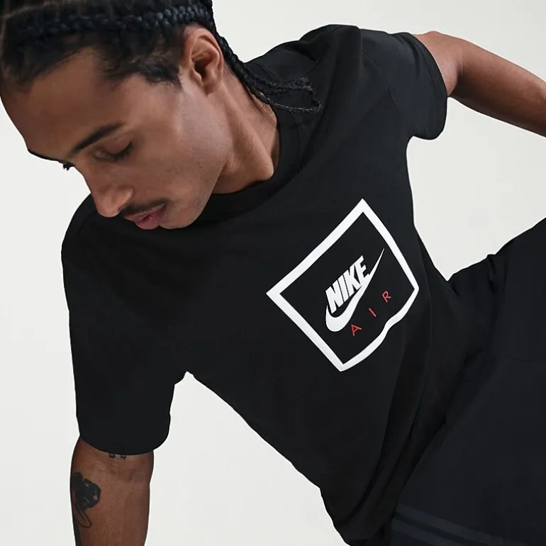 Nike Mens Crew Neck Short Sleeve Classic Fit Graphic T-Shirt