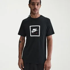 Nike Mens Crew Neck Short Sleeve Classic Fit Graphic T-Shirt