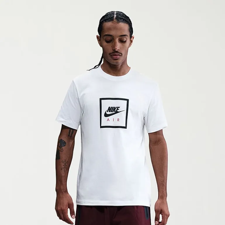Nike Mens Crew Neck Short Sleeve Classic Fit Graphic T-Shirt