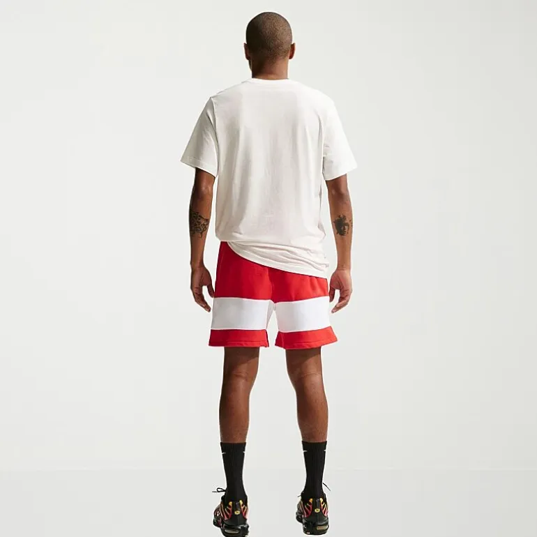 Nike Mens Crew Neck Short Sleeve Classic Fit Graphic T-Shirt