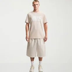 Nike Mens Round Neck Short Sleeve Classic Fit Graphic T-Shirt