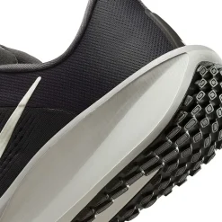 Nike Quest 6 Mens Running Shoes
