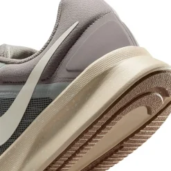 Nike Run Swift Mens Running Shoes