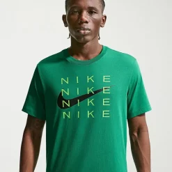 Nike Swoosh Mens Crew Neck Short Sleeve Classic Fit Graphic T-Shirt