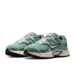 Nike V5 RNR Suede Womens Sneakers