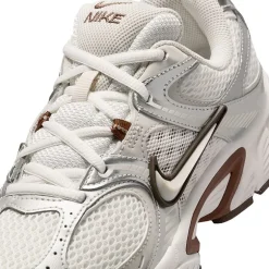Nike V5 RNR Womens Sneakers