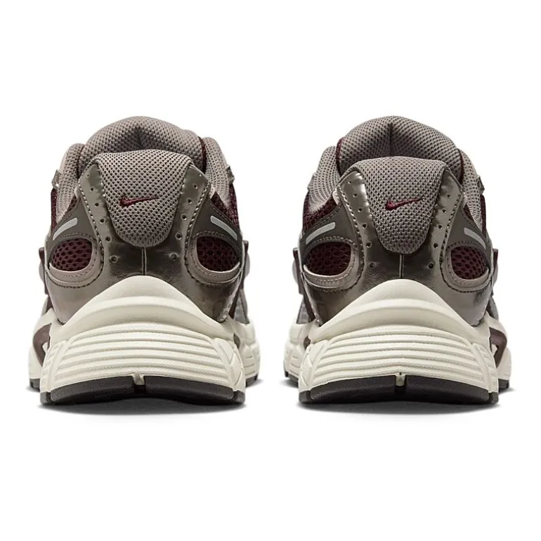 Nike V5 RNR Womens Sneakers