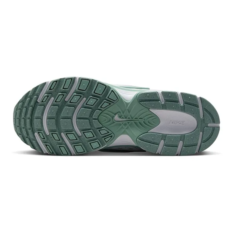 Nike V5 RNR Womens Sneakers