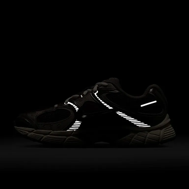 Nike V5 RNR Womens Sneakers