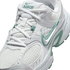 Nike V5 RNR Womens Sneakers
