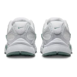 Nike V5 RNR Womens Sneakers