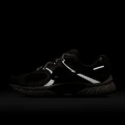 Nike V5 RNR Womens Sneakers