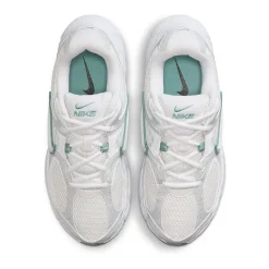 Nike V5 RNR Womens Sneakers