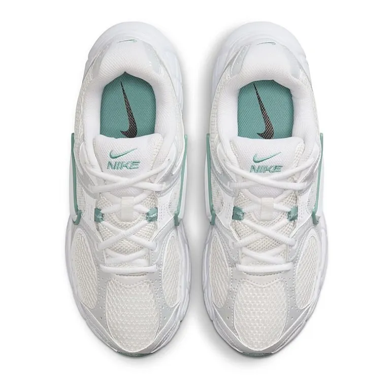Nike V5 RNR Womens Sneakers