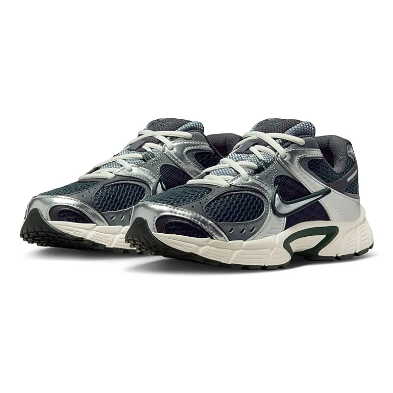 Nike V5 RNR Womens Sneakers