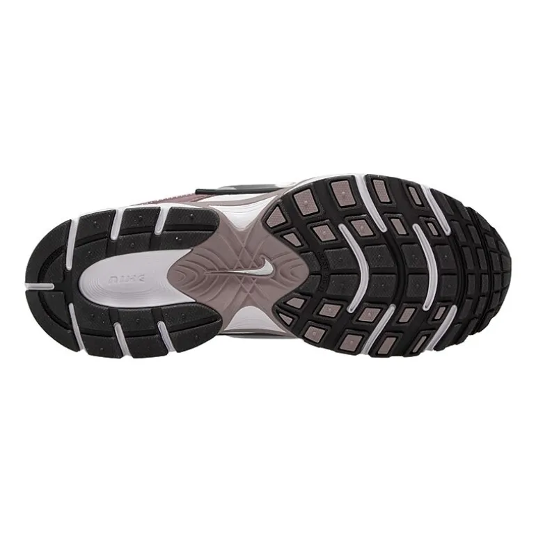 Nike V5 RNR Womens Sneakers