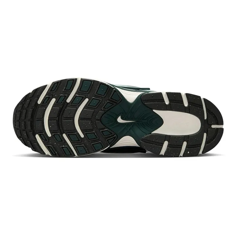 Nike V5 RNR Womens Sneakers
