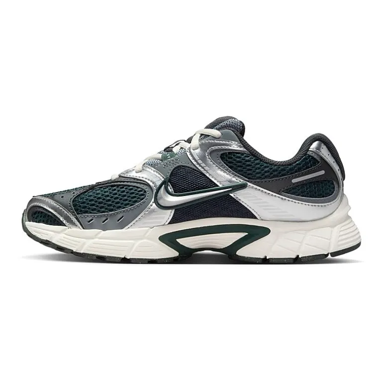 Nike V5 RNR Womens Sneakers
