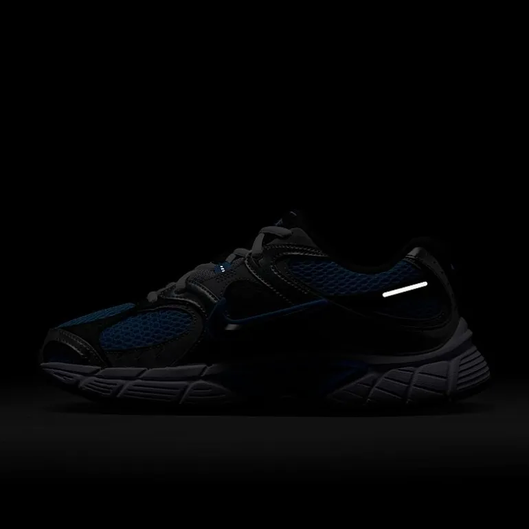 Nike V5 RNR Womens Sneakers