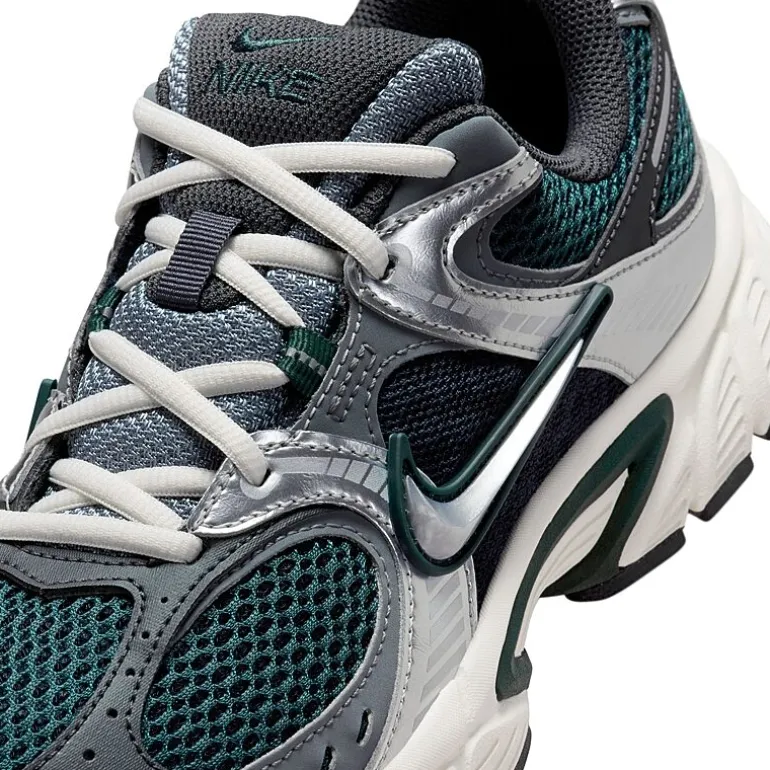 Nike V5 RNR Womens Sneakers