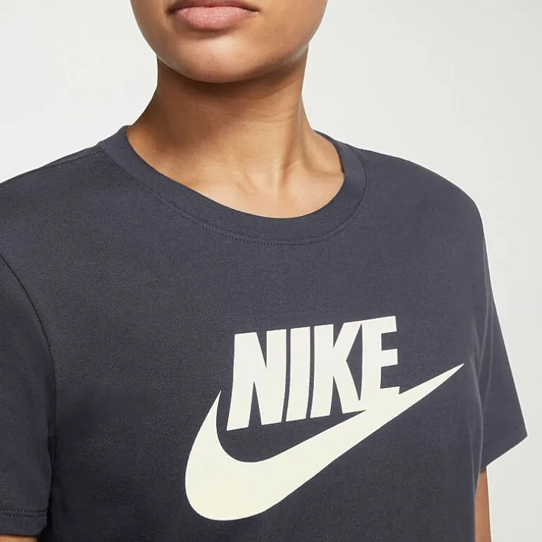 Nike Womens Active T-Shirt