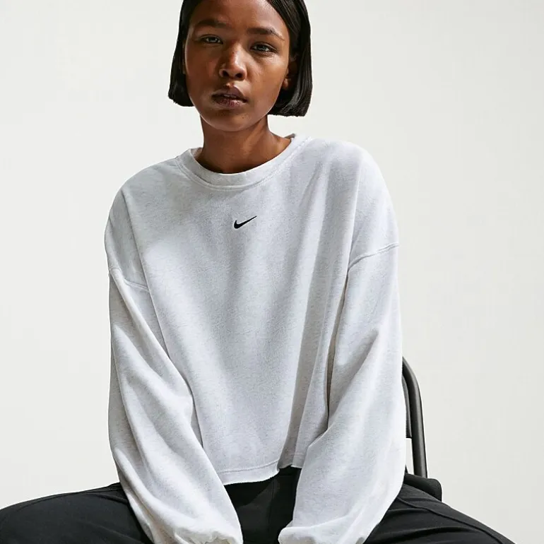 Nike Womens Crew Neck Long Sleeve Embroidered Sweatshirt