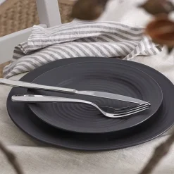 Oneida Oakwood 20-pc. Flatware Set