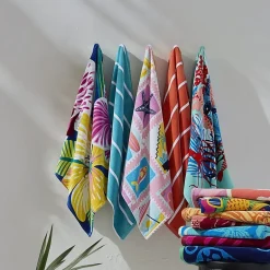 Outdoor Oasis Flamingo Print Beach Towel