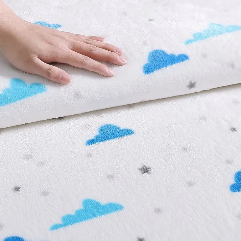 Poppy & Fritz Cloud Lightweight Throw