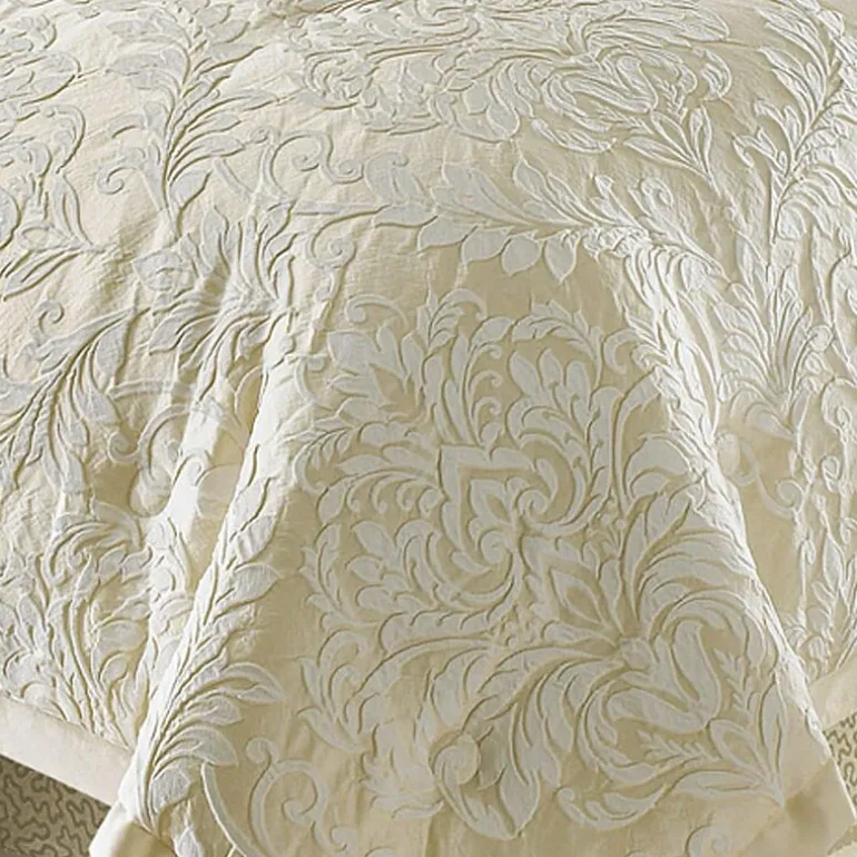 Queen Street Maddison 4-pc. Damask + Scroll Comforter Set