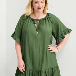 Robbie Bee Womens Plus Keyhole Neck Short Sleeve Shift Dress
