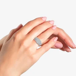 Round 4 CT.T.W. Natural Diamond Side Stone Bridal Set in 10K or 14K White Gold