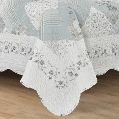 Royal Court Bungalow Spa Floral Quilt Set