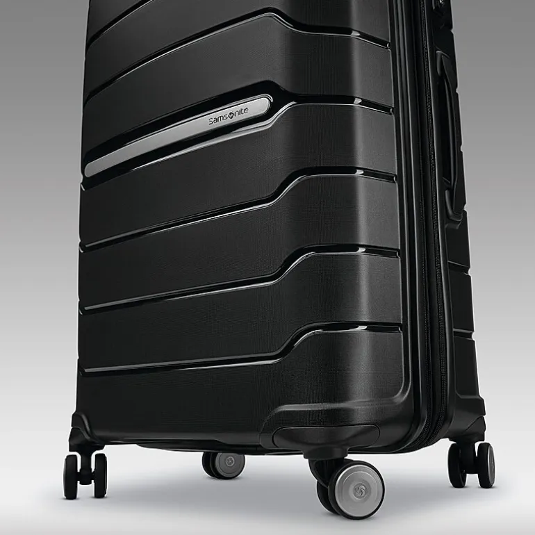Samsonite Freeform 24 Inch Hardside Expandable Checked Spinner Luggage