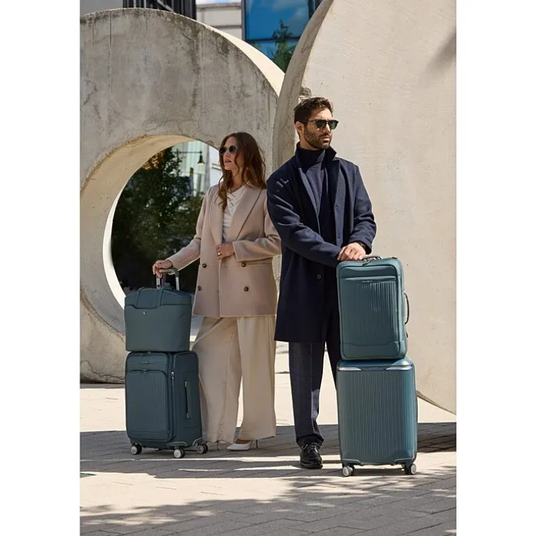 Samsonite Silhouette 18 20 Inch Softside Expandable Carry-On Spinner Luggage