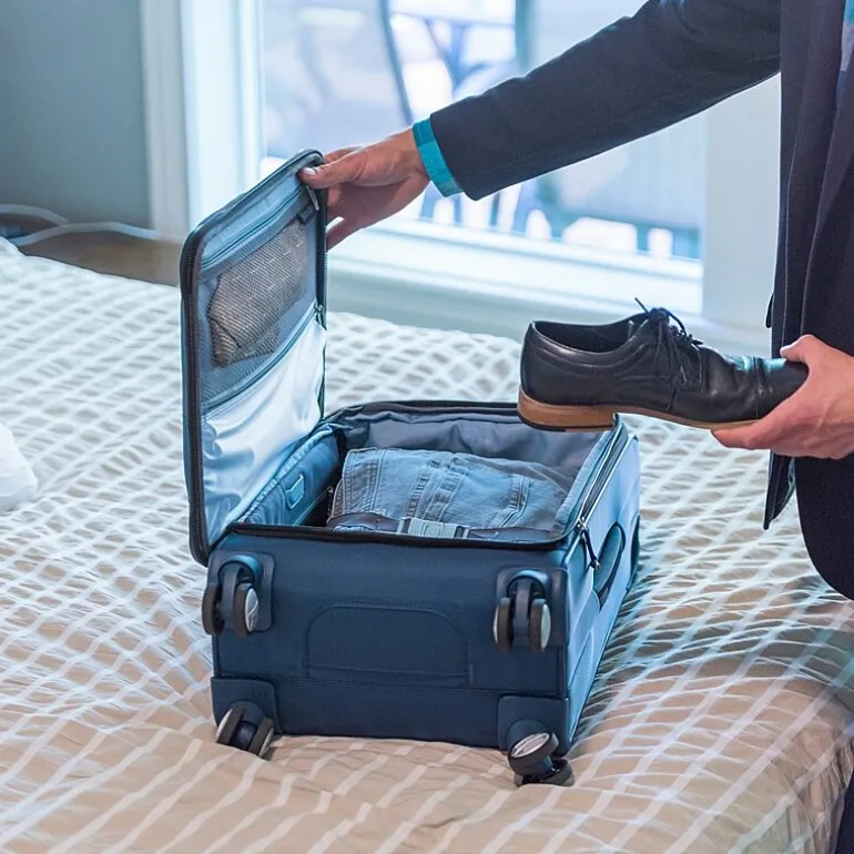Samsonite Solyte Dlx 20 Inch Softside Expandable Lightweight Carry-On Spinner Luggage