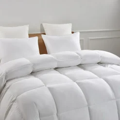 Serta 233 Thread Count All Seasons Warmth White Goose Feather And Down Fiber Comforter